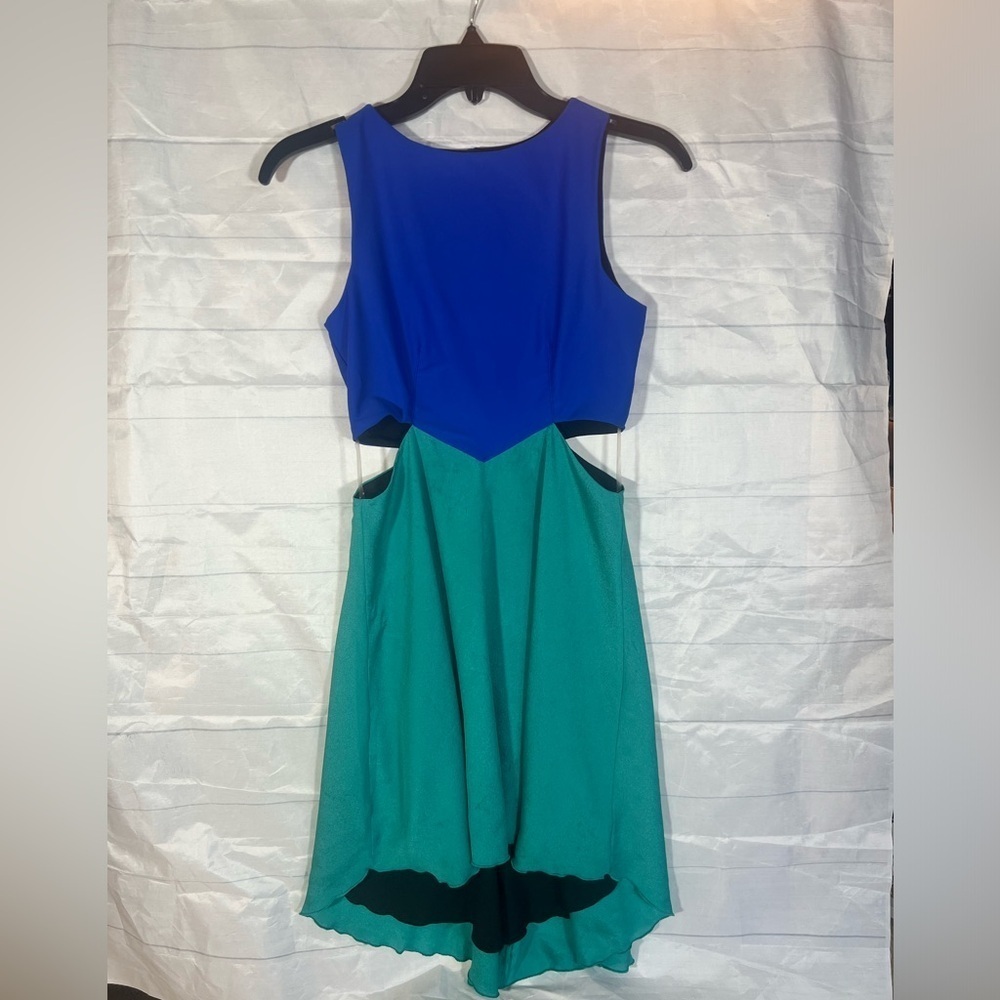 Donna Mizani Colorblock Cut Out Dress Blue